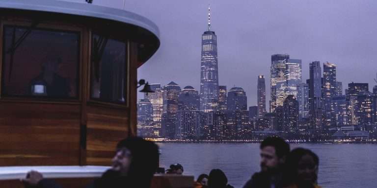 8 Best New Year’s Eve Cruises NYC 2022